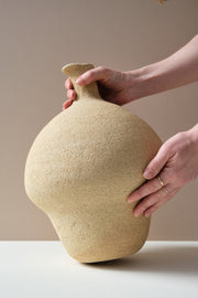 aheste (10) stoneware vessel