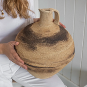 a h e s t e  (2) marbled vessel